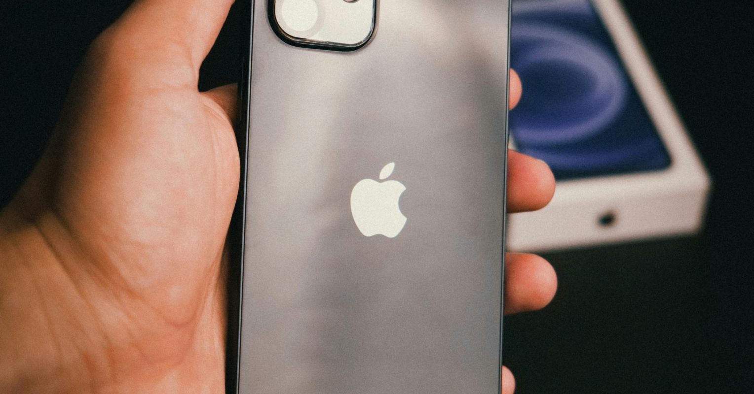 لماذا نتوق إلى iPhone الجديد