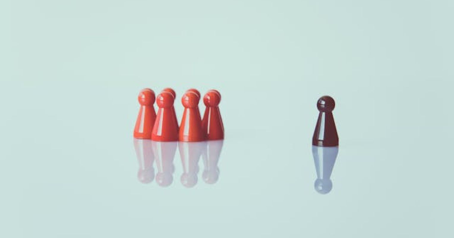 ضع الحدود التي تحول العلاقات المتشابكة
