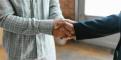 كيف تؤثر القشرة الأخلاقية على النفس البشرية؟