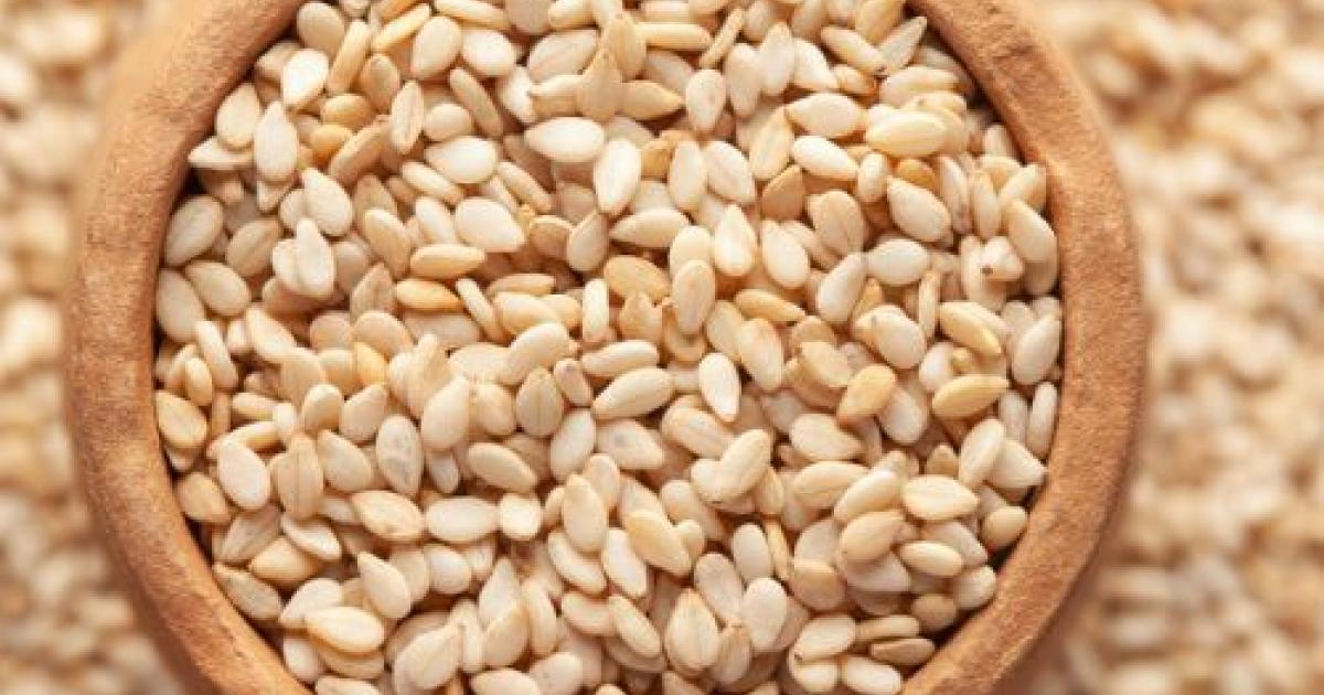 فوائد بذور السمسم المدهشة لجسمك وبشرتك في الشتاء