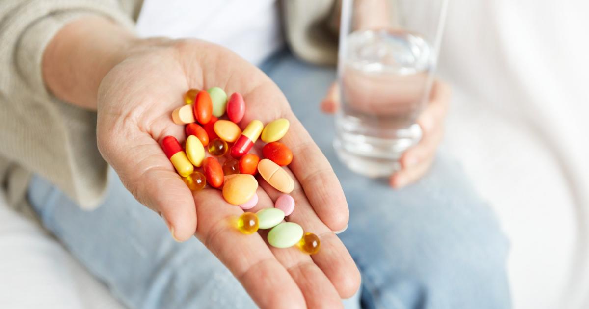 الفيتامينات والمعادن التي يمكن تناولها معًا، والتي لا ينبغي مزجها