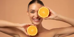 كيف يؤثر فيتامين C على صحة بشرتك؟