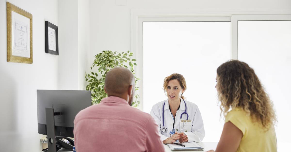 الفرق بين الحقن المجهري والتلقيح الاصطناعي