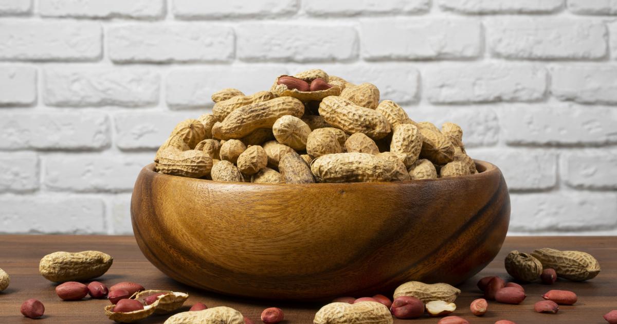 تأثير الفول السوداني على الكوليسترول وفوائده الصحية