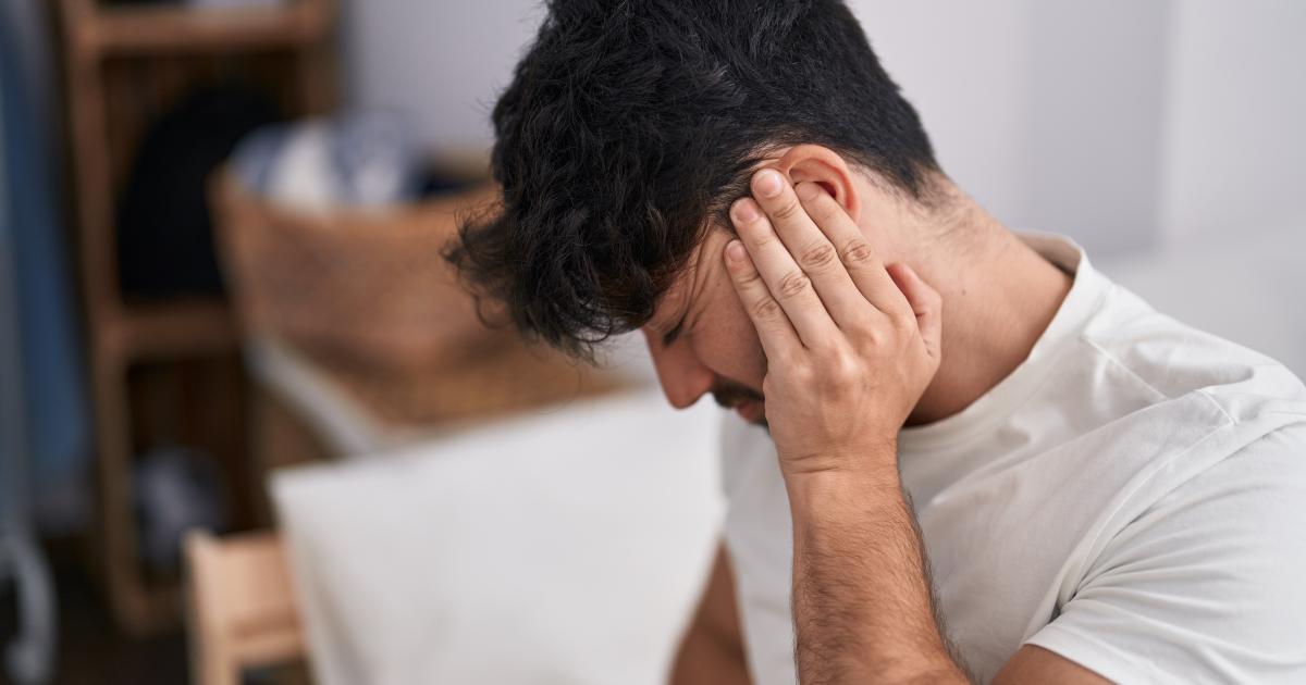 ما الذي يسبب تنميل الأذن وهل من علاج؟