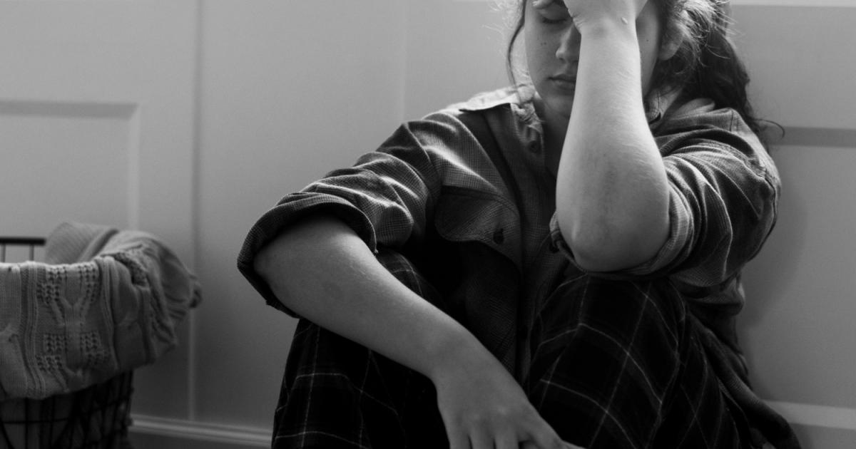 لماذا تبدأ زيادة الوزن مع التقدم بالعمر قبل انقطاع الطمث بسنوات؟