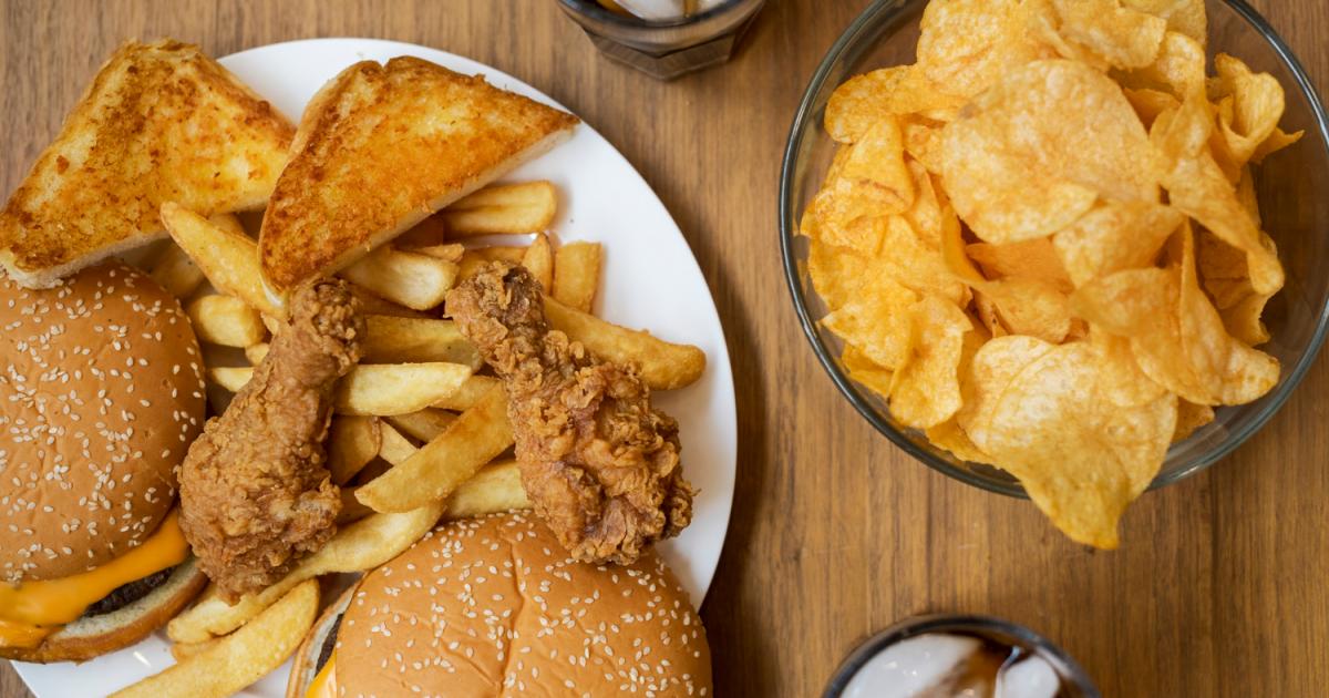 الأطعمة شديدة المعالجة ترتبط بتدهور صحة العضلات