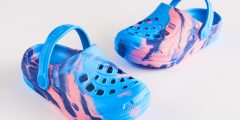 بين الشائعات والعلم: هل أحذية كروكس سامة للأطفال؟