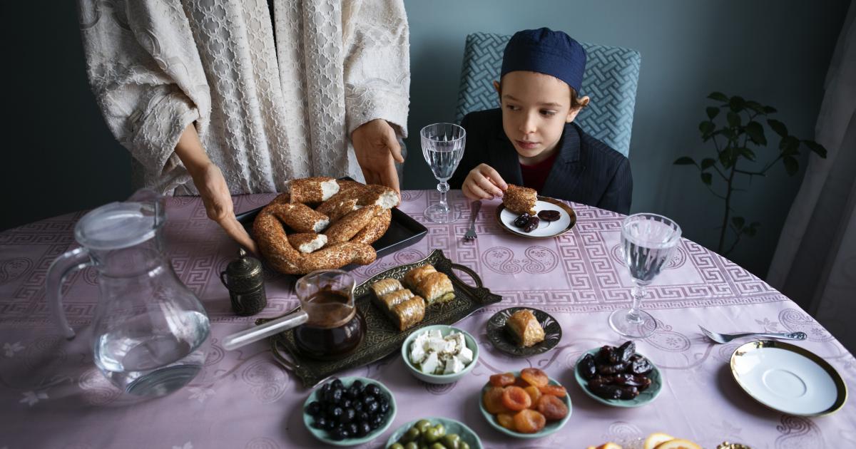 كيف تحمي أطفالك من التسمم الغذائي في العيد ؟