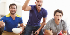 تشجيع منتخبك في كأس العالم يقلل الشعور بالوحدة