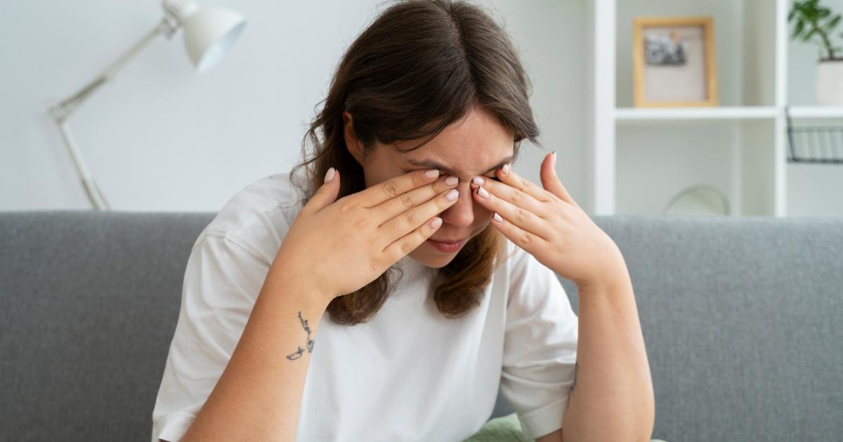 أسباب ألم العين.. 10 حالات تستدعي العناية الطبية