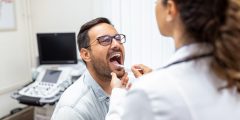 الأطعمة المفيدة لالتهاب اللوزتين: ما يجب تناوله وتجنبه