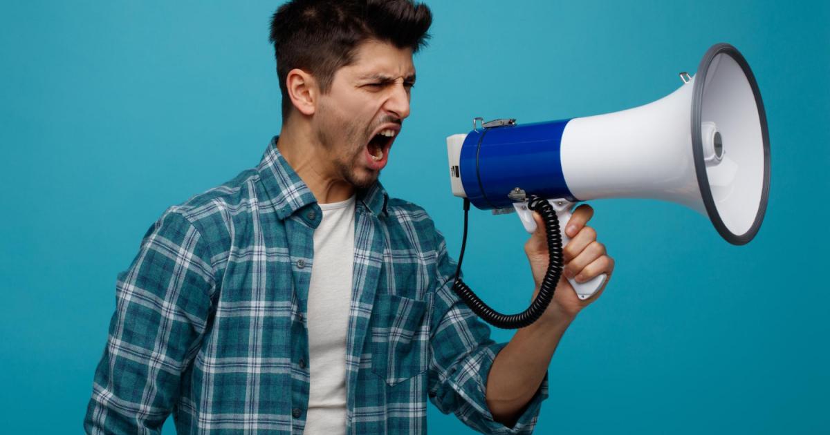 صحة الصوت: ما الذي يضر صوتك وكيف تحميه؟